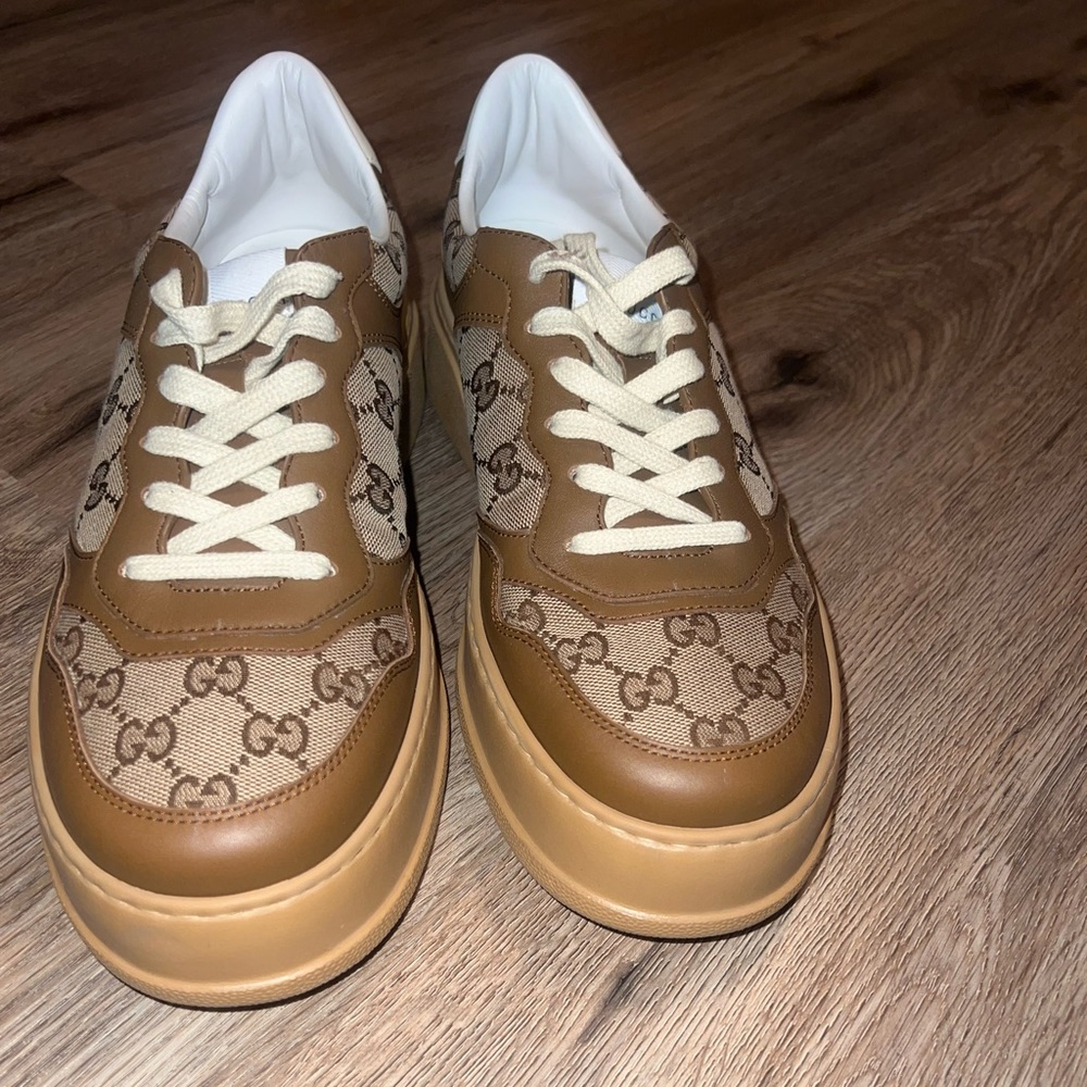 Size 9 Men Gucci Sneakers